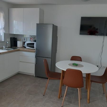 Gita Apartmani Čižići Екстериор снимка