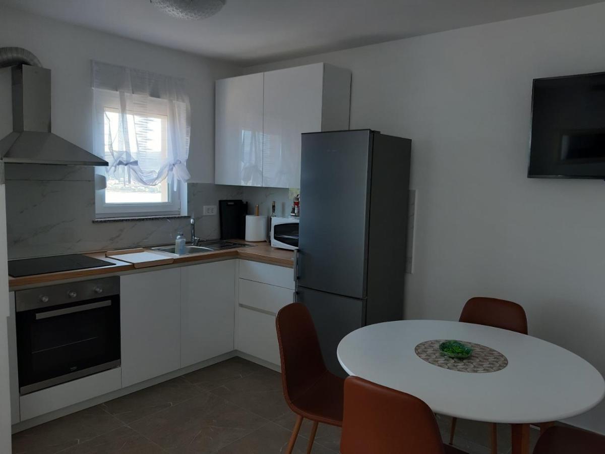 Gita Apartmani Čižići Екстериор снимка