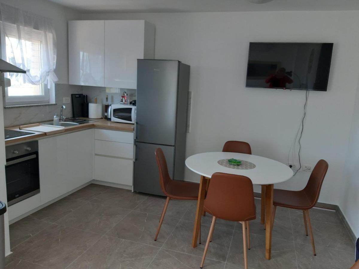 Gita Apartmani Čižići Екстериор снимка